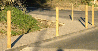 Borne et Potelet en bois rond Busca et Ventura